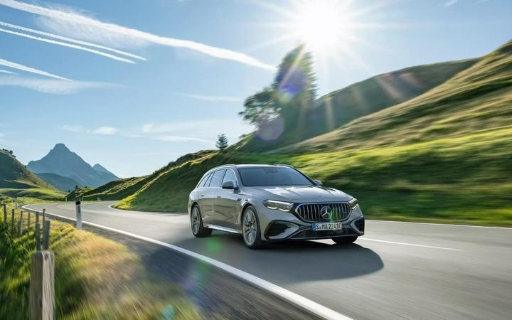 AMG E53 旅行车上新，奥迪 RS6 e-tron 退场，欧美性能车重回燃油「舒适区」