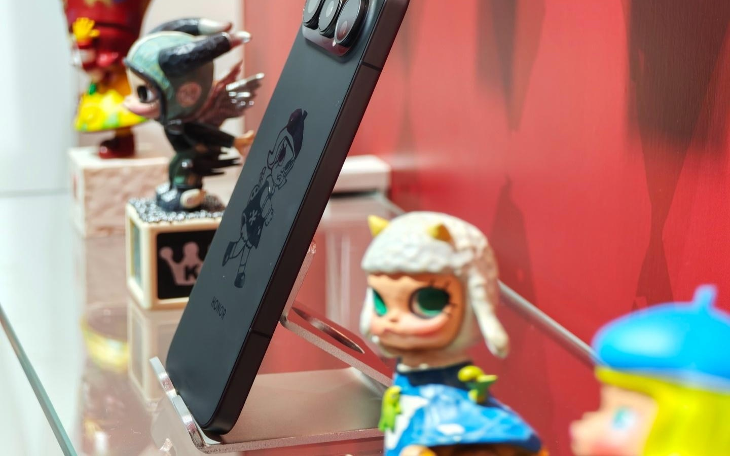 荣耀500 Pro MOLLY 20周年限定版发布，售价4499元