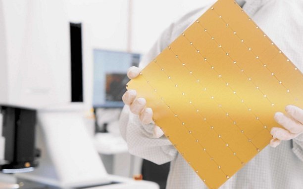 OpenAI签下近700亿AI芯片巨单！