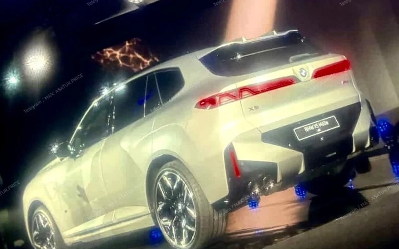 宝马7系中期改款和下一代X5照片曝光