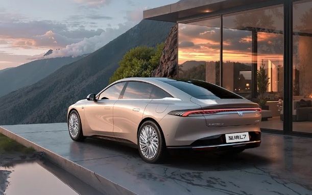 别克至境L7推出全新晨晖米车色