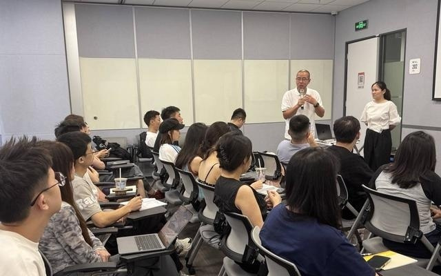 互联网平台应用大模型技术预警挽救轻生者 远程心理危机干预降低短期风险