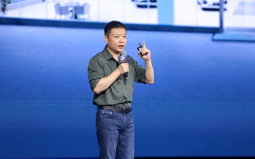 小鹏汽车何小鹏：AI 是生产力，更是先进组织的「内生力」