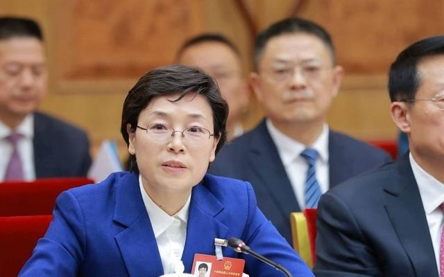 专访四川省人社厅厅长刘会英：正加快筹建机器人产业学院 以技能助力就业增收｜封面会客厅