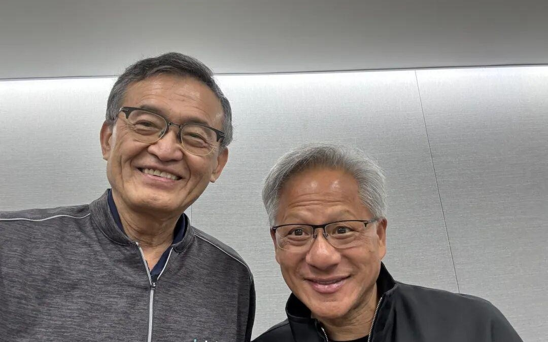 英伟达356亿投资英特尔，一场各怀心思的“巨头联姻”