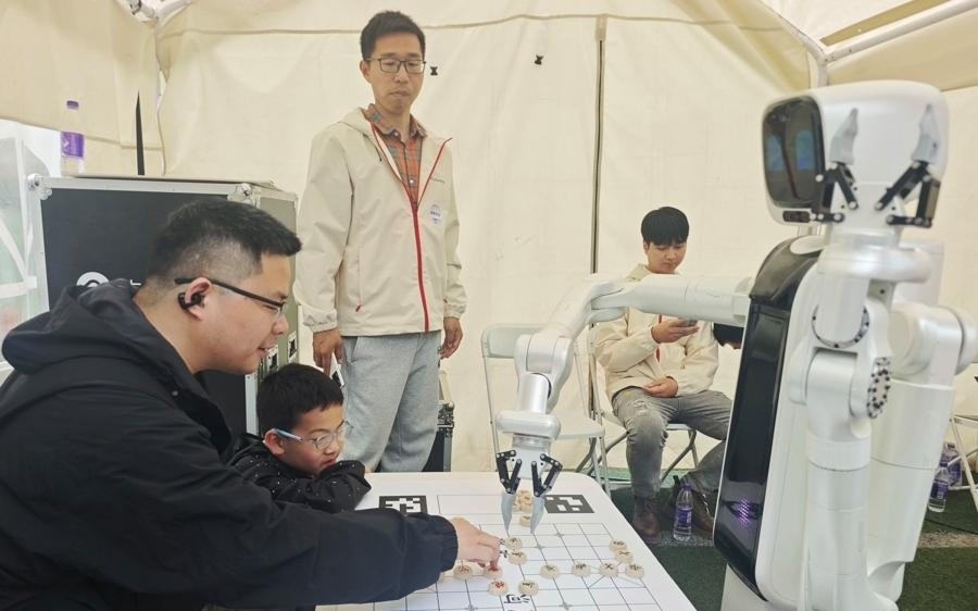 装“龙虾”、撸宠物、享健康服务,交大这个AI集市集齐落地应用