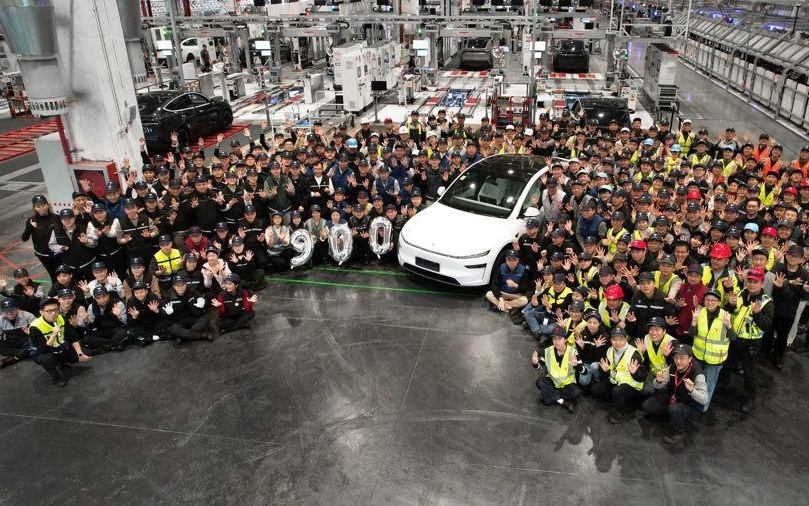 特斯拉全球第900万辆整车在上海超级工厂下线