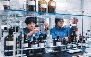 这个青年团队，把“一根丝”打造成“一条链”（创新故事）