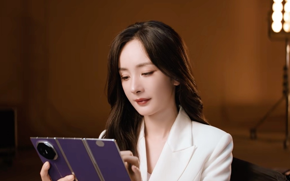 杨幂、马龙真实体验！华为Mate XTs非凡大师8月28日开启预约