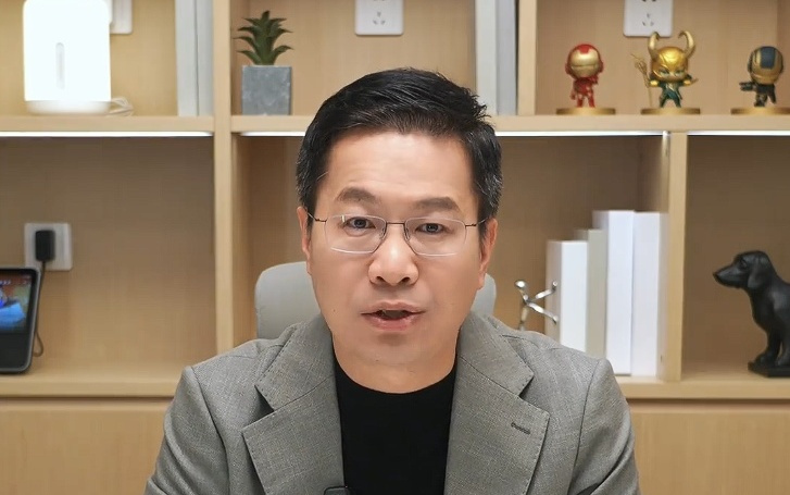 卢伟冰回应罗福莉加入小米及未来AI新战略