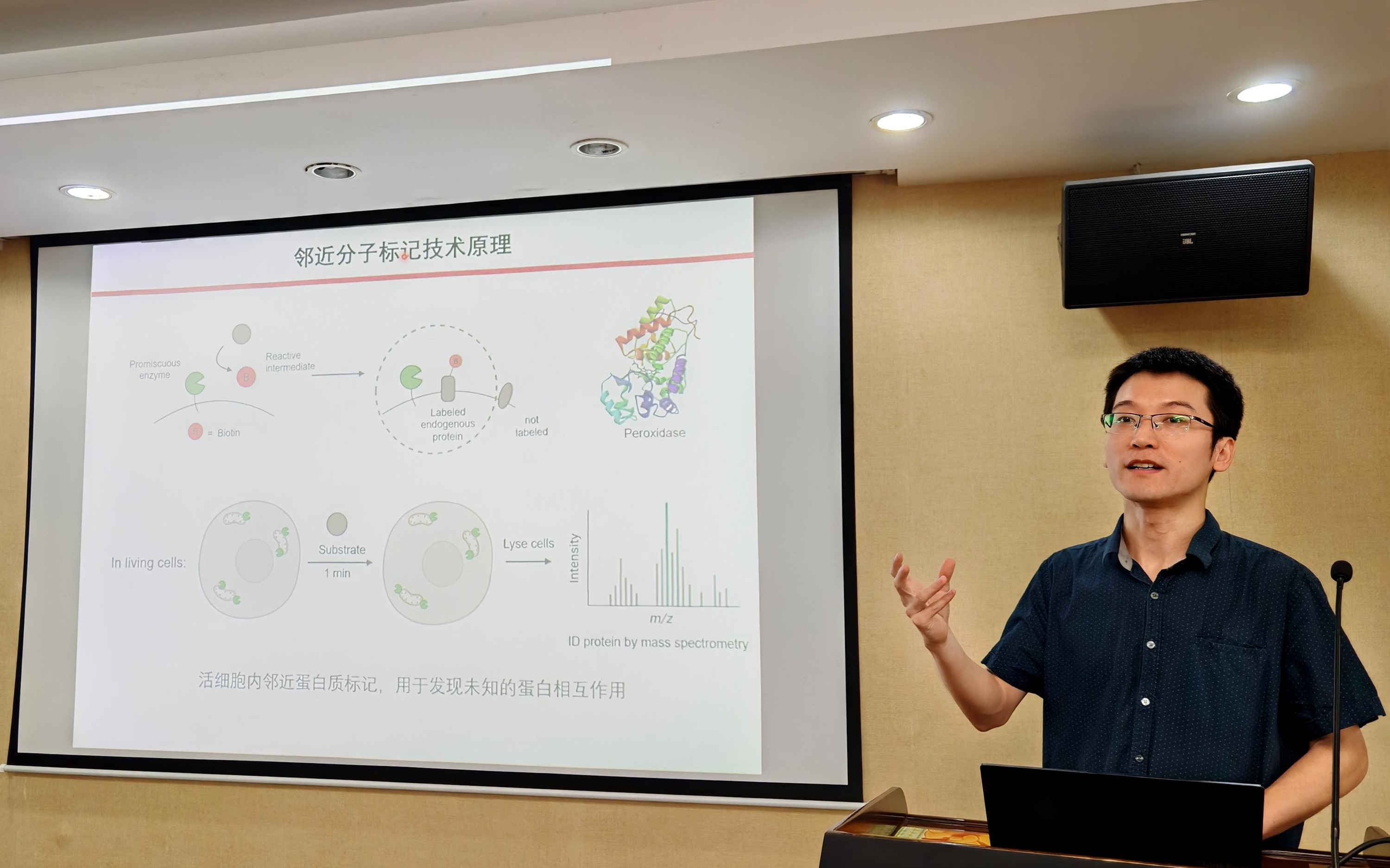 我国科研人员开发可用于癌症免疫治疗的“纳米标记机器人”