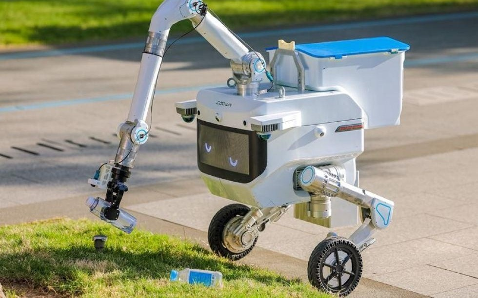 浦发集团携手酷哇科技共筑智慧城市新生态，自动驾驶环卫机器人在金桥“上岗”