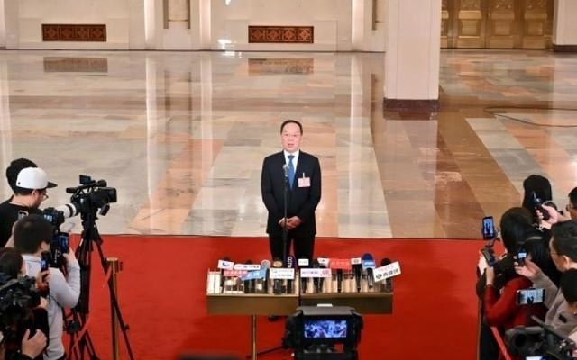 工信部部长李乐成首次亮相部长通道，点名脑机接口、自动驾驶汽车、人形机器人｜两会速递