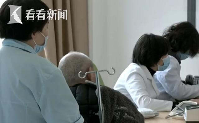 AI问诊酿大祸 杭州45岁男子因过量服药致肾衰