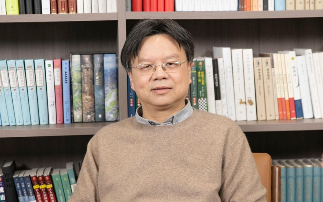 专访刘莘教授：AI时代更应该阅读经典，警惕“智力外包”｜“书”适圈