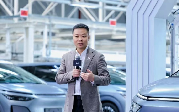 何小鹏谈AI：当前没泡沫，物理AI未来三年将迎来关键突破