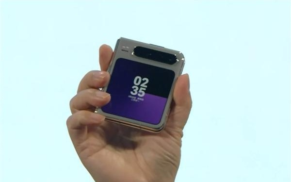 抢先苹果！华为将首发阔折叠屏：不用等iPhone Fold了