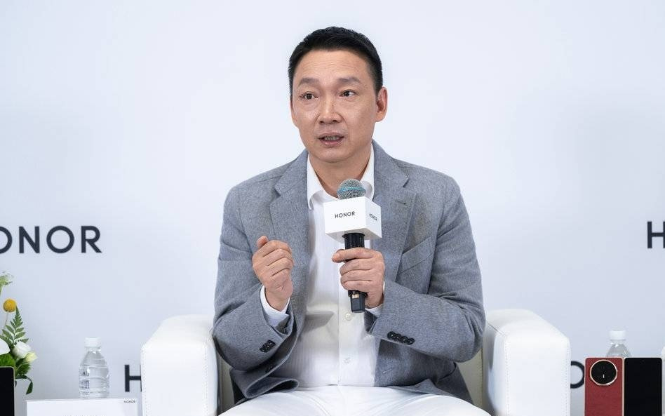 李健的坦白局：荣耀如何止跌狂奔