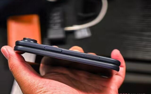 窥见苹果iPhone Ultra机密样机，该说些实话还是瞎话