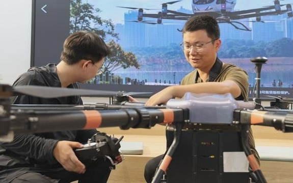 潢川县：无人机培训  助“低”空经济“高”飞