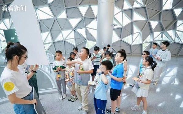张江科学会堂科普季启幕 科学之光点亮探究之路
