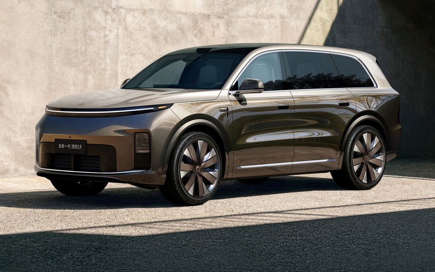 理想汽车汤靖揭秘L9 Livis 800V悬架供应商之谜