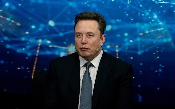 马斯克：最便宜的AI算力在太空，每年至少发射1万次，人形机器人就是“印钞机”