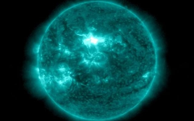 太阳X级大耀斑四连爆 极光猎人已经开始“冲冲冲”｜天问