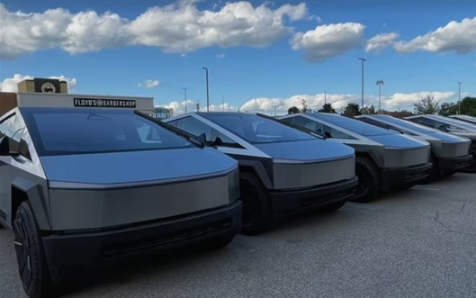 全年销量仅2.2万辆!特斯拉Cybertruck减配降价 大量配置被砍