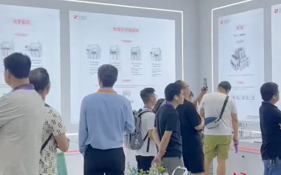 现场直击湾芯展新凯来展台：刚开馆就被人群重重包围，展出六大类产品，未见光刻机