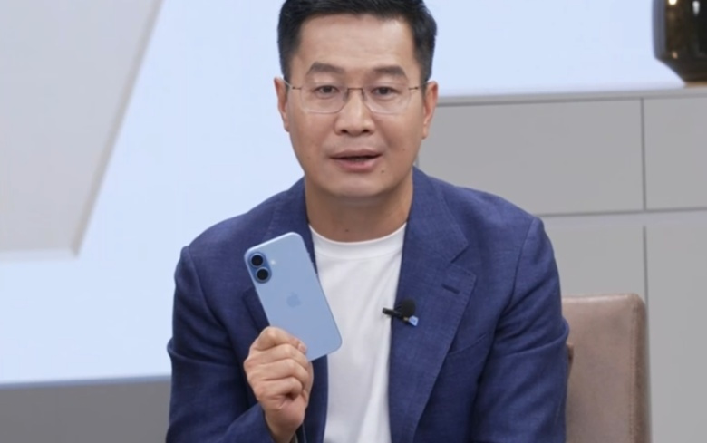 卢伟冰透露有大量 iPhone 用户换机小米 17 系列