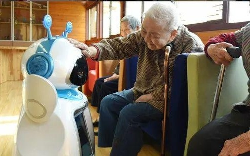 白发人与机器人活在同一屋檐下的时代不远了