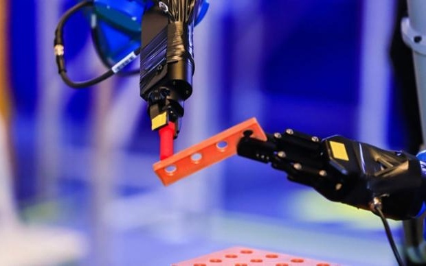 图灵奖得主姚期智院士：机器人不能只模仿人类，要理解物理世界的因果