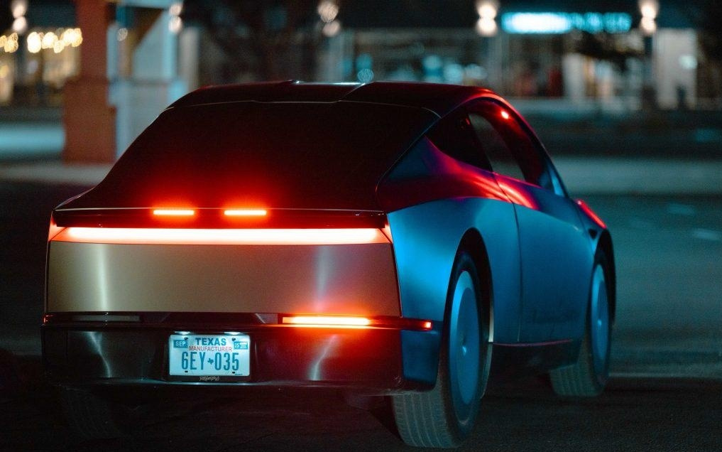 特斯拉Robotaxi战略揭秘：双座Cybercab主攻90%出行场景