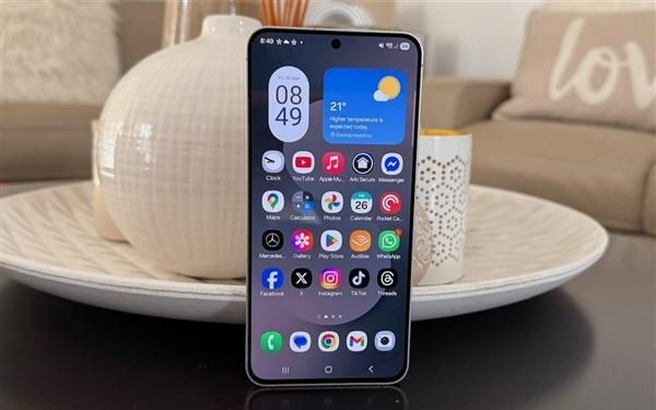 内存疯涨逼疯三星！为了省钱弃用自家屏幕