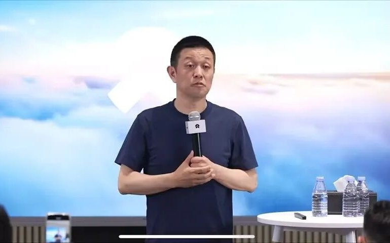 李斌遭老车主怒怼5分钟！五大灵魂拷问直戳蔚来痛点