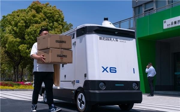 新石器CEO：无人车不会替代快递员 今年出海目标1万台