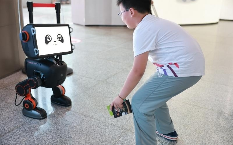成都启动第二批机器人与人工智能实景验证活动