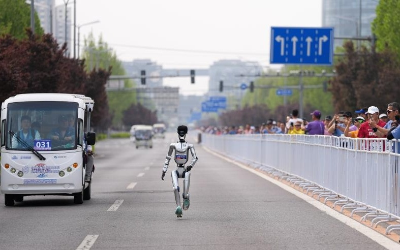 亦庄半马深度观察：50分26秒，一场炸裂的“无用之用”