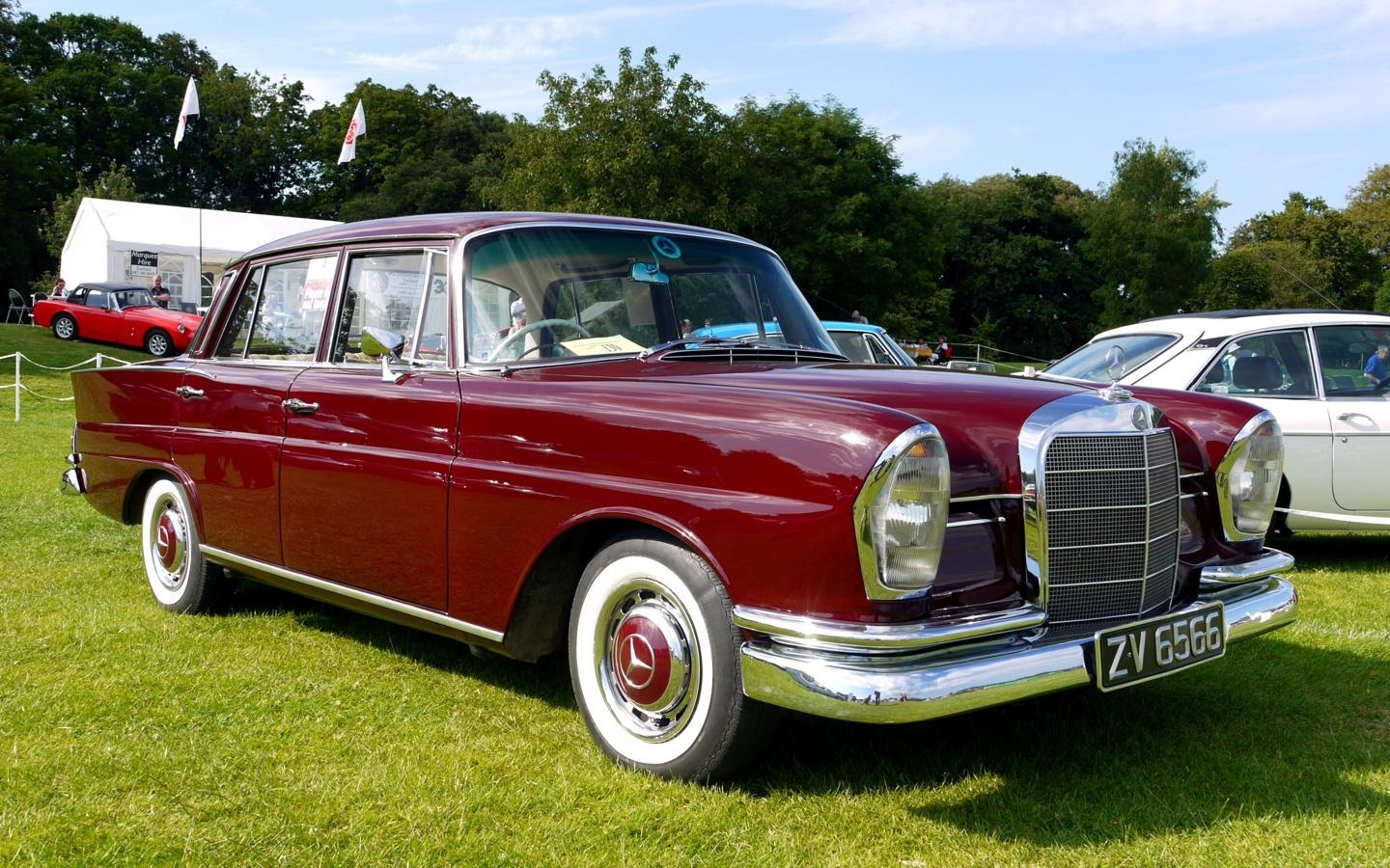 小米雷军谈“丢轮保车”:原以为沃尔沃最早,实则是奔驰