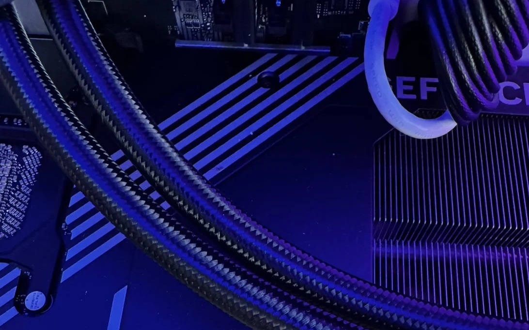 微星回应黄端16针电源接口松动，属于“缺陷”批次