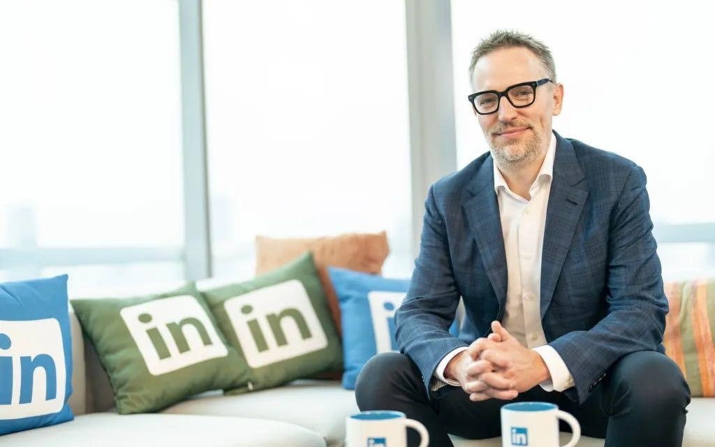 早报｜曝字节推进AI手机合作：vivo员工证实/拼多多架构升级，目标「三年再造一个拼多多」/小米汽车获北京L3路测牌照