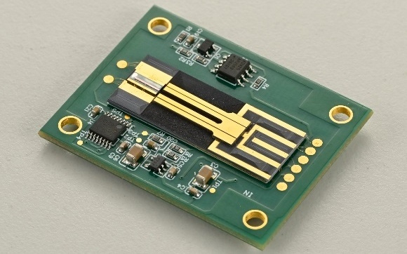 新型铌酸锂多功能集成光谱平台实现宽谱高灵敏气体检测