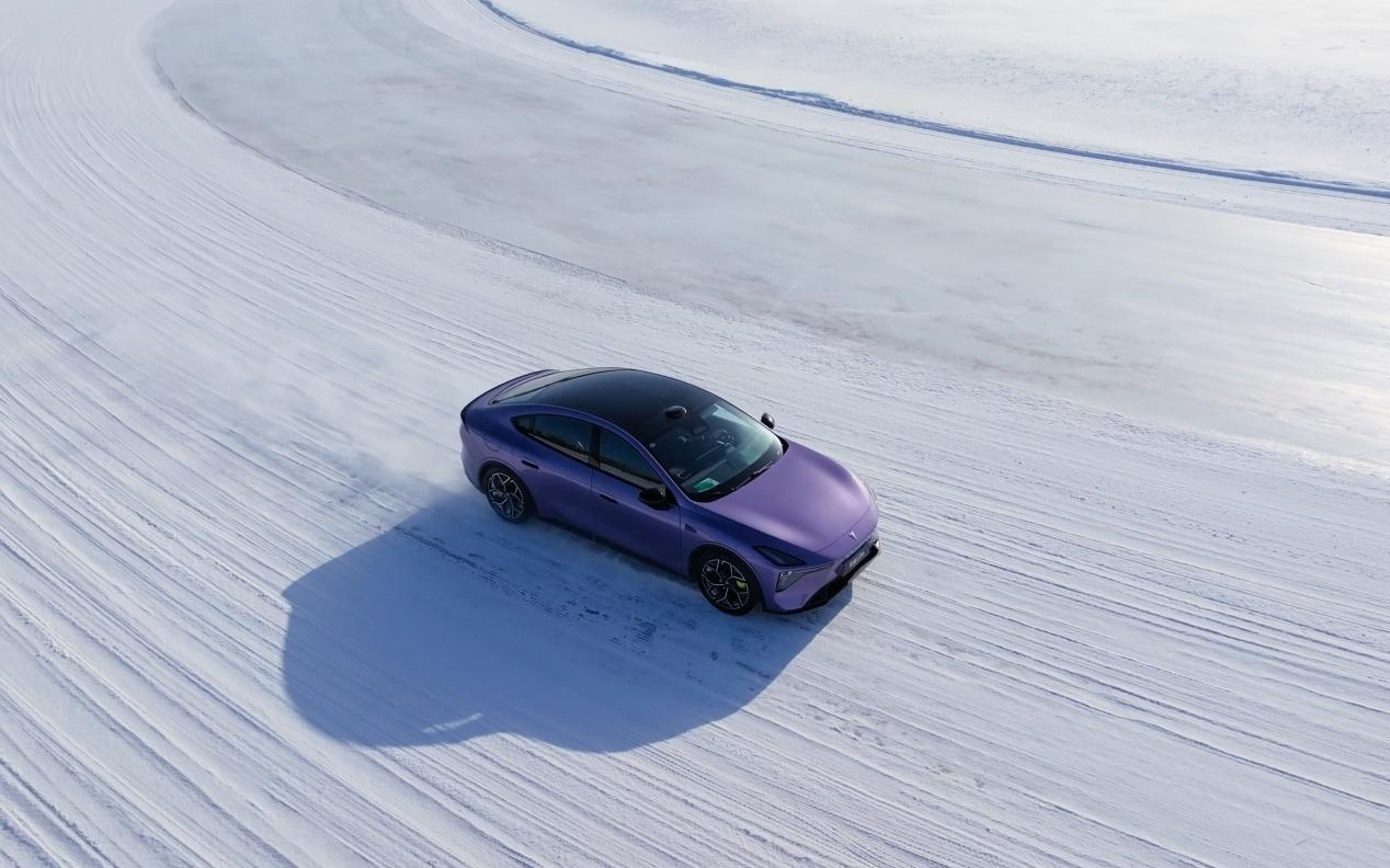 深蓝汽车全系车型参与牙克石冬测