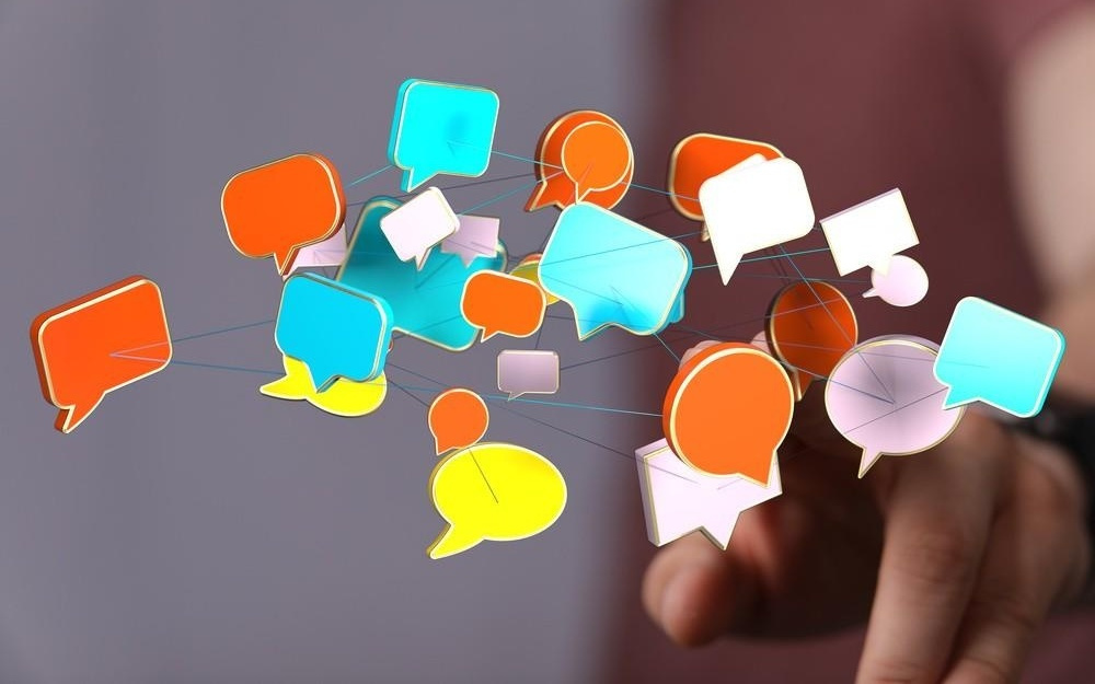 为什么越来越多人开始爱上了“评论罗伯特”