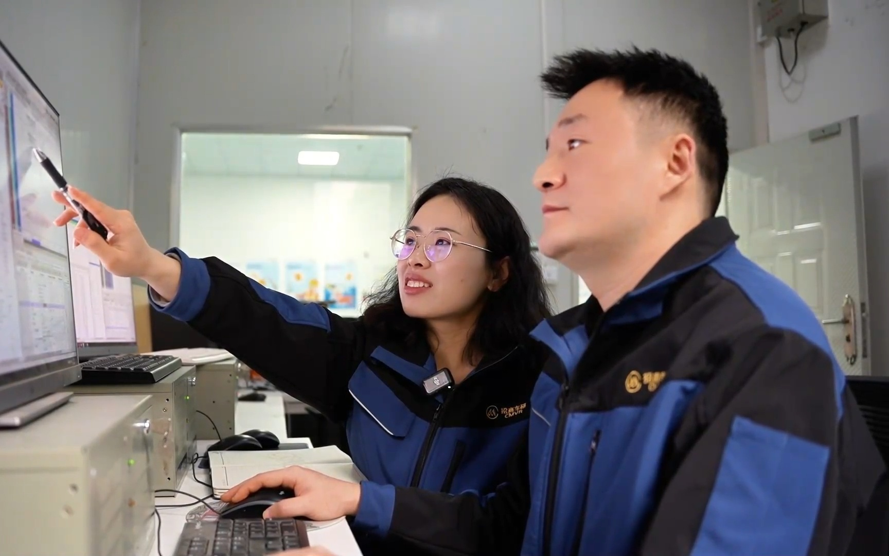 新春走基层|新能源汽车质检一线:电池“体检官”的新春坚守