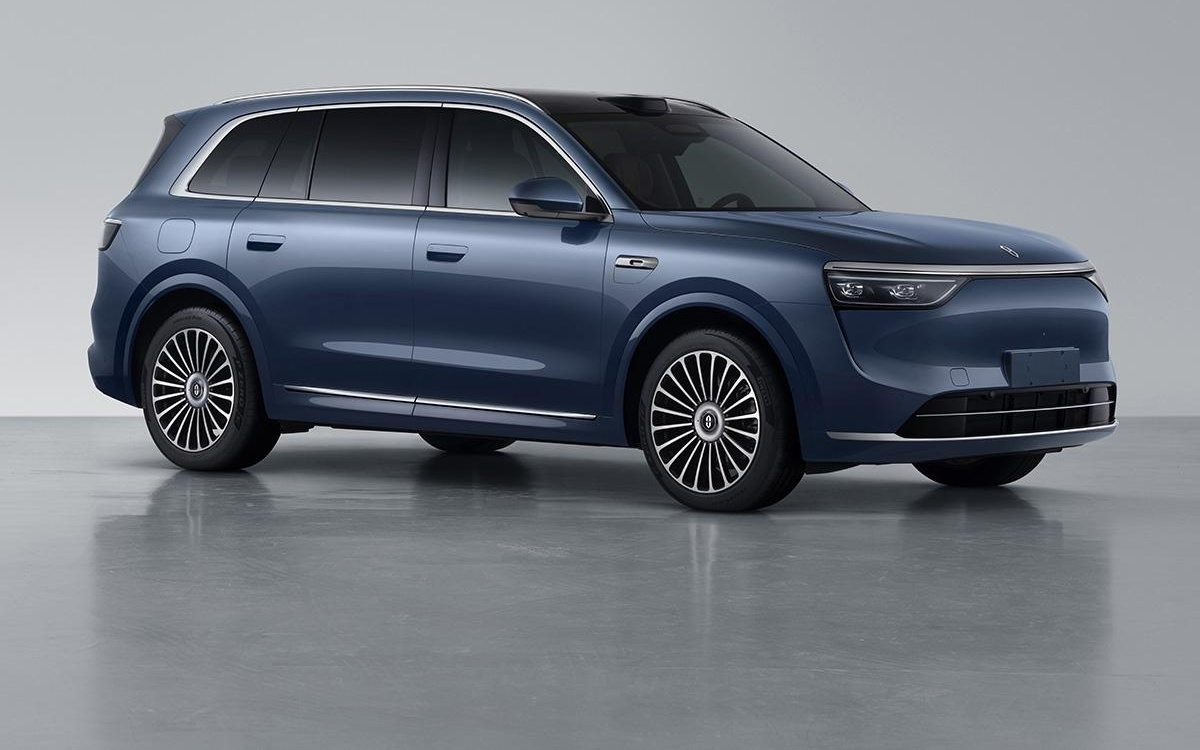 鸿蒙智行2026款问界M8申报：5/6座可选，搭载宁德时代三元锂电池