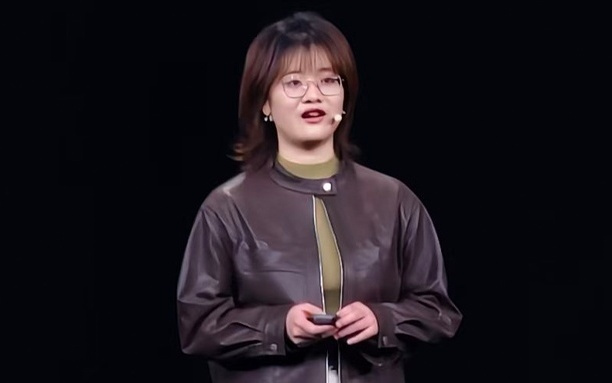 金句媲美雷军！罗福莉首次站台小米演讲，揭秘MiMo大模型和背后团队
