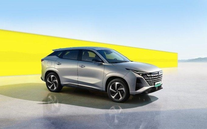 纯电续航130km，天枢智能加持，2026款UNI-Z PHEV限时优惠价9.89万元起