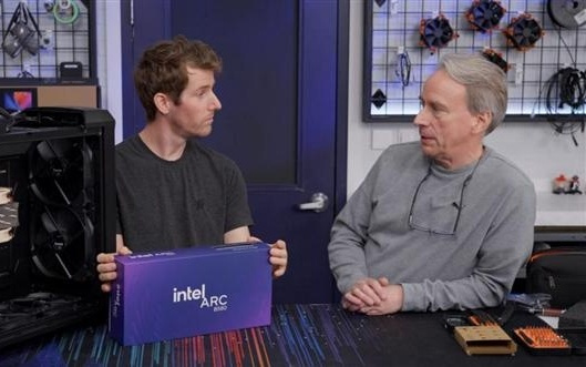 Linux之父Linus配新电脑了！特别要求Intel锐炫B580显卡